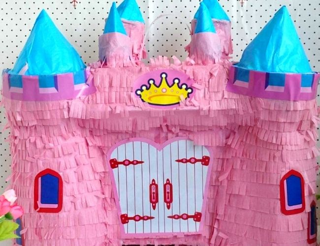 Piñata de castillo de princesa