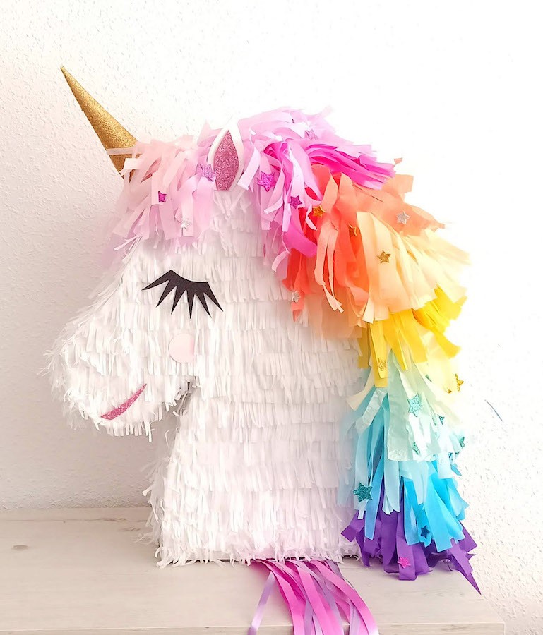 piñatas de unicornio multicolor